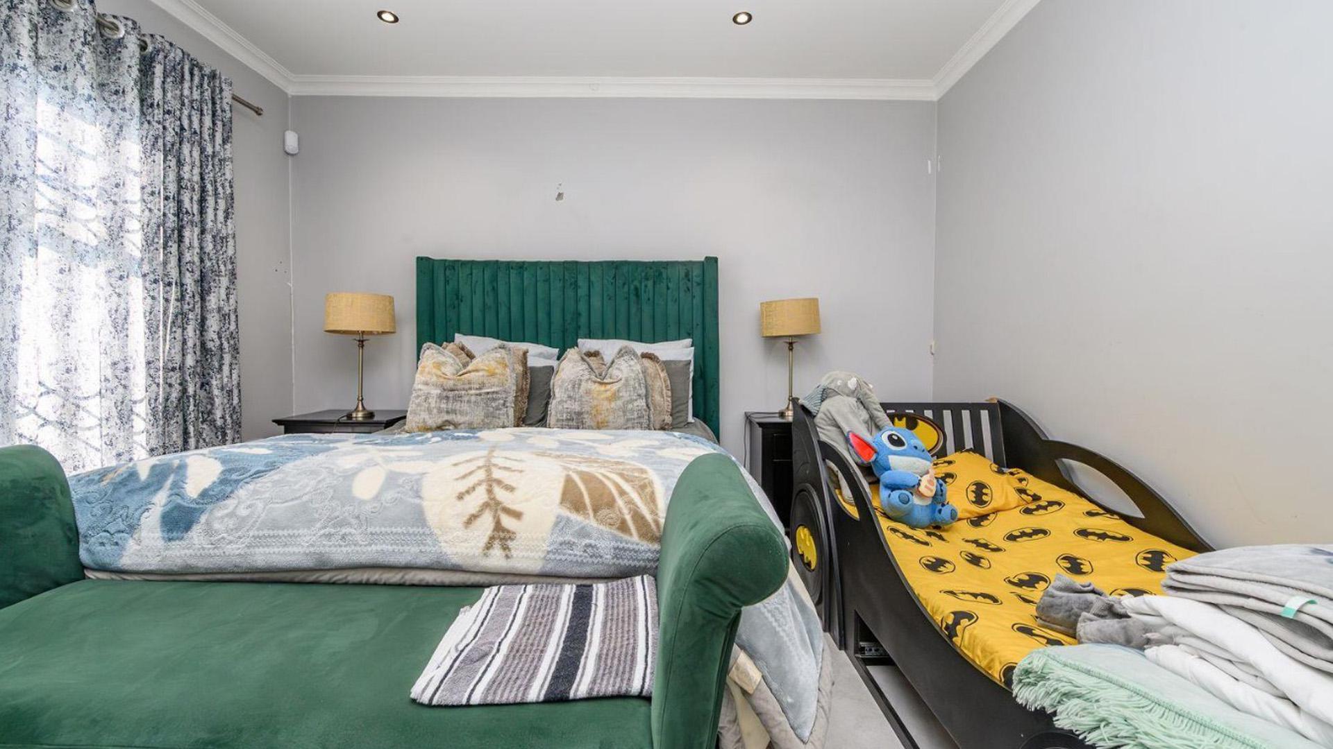 Main Bedroom of property in Fairview - PE