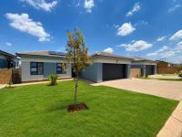 3 Bedroom 2 Bathroom House for Sale for sale in Thatchfield