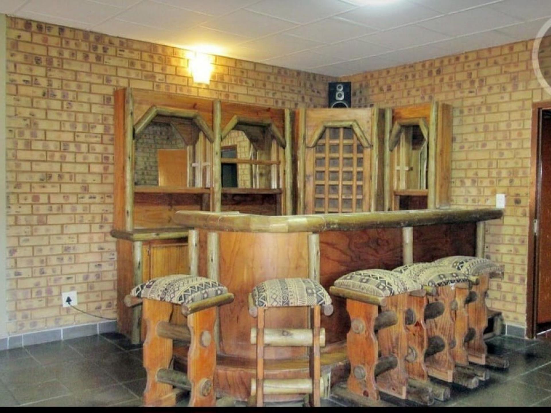  of property in Glenvista
