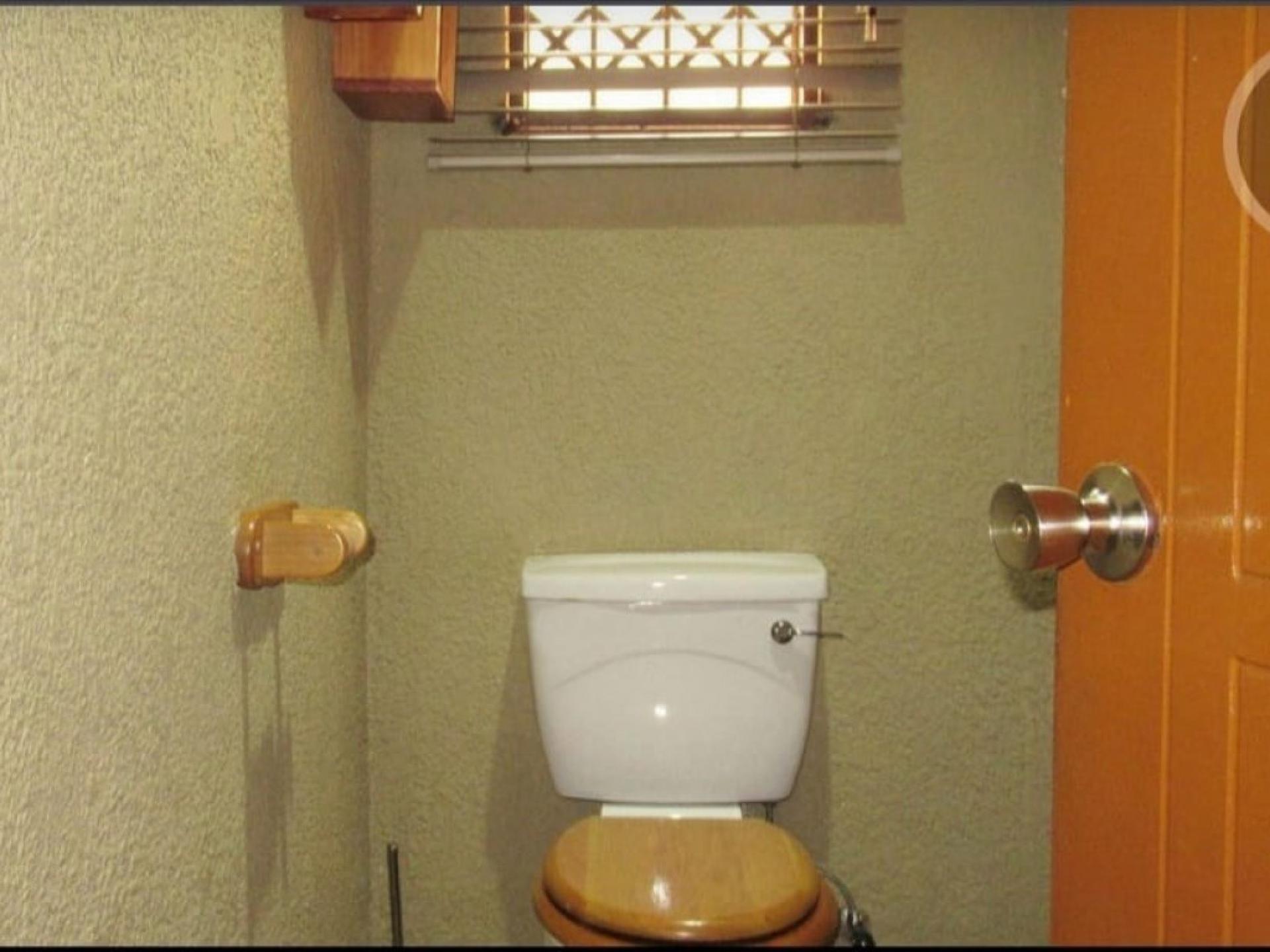  of property in Glenvista