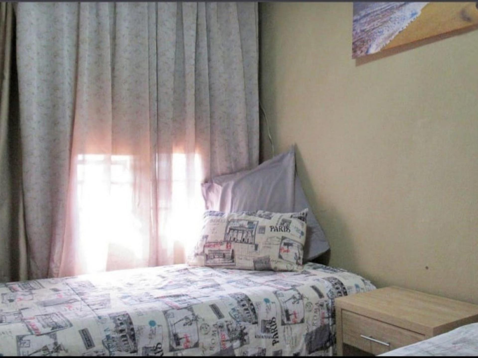  of property in Glenvista