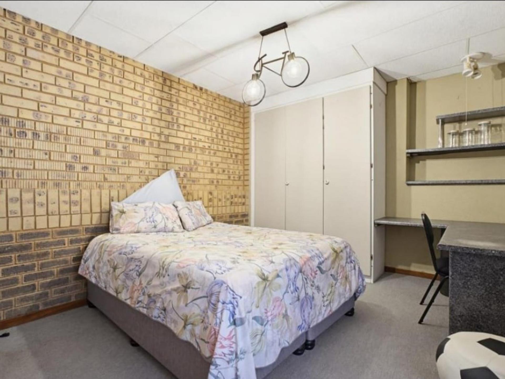  of property in Glenvista