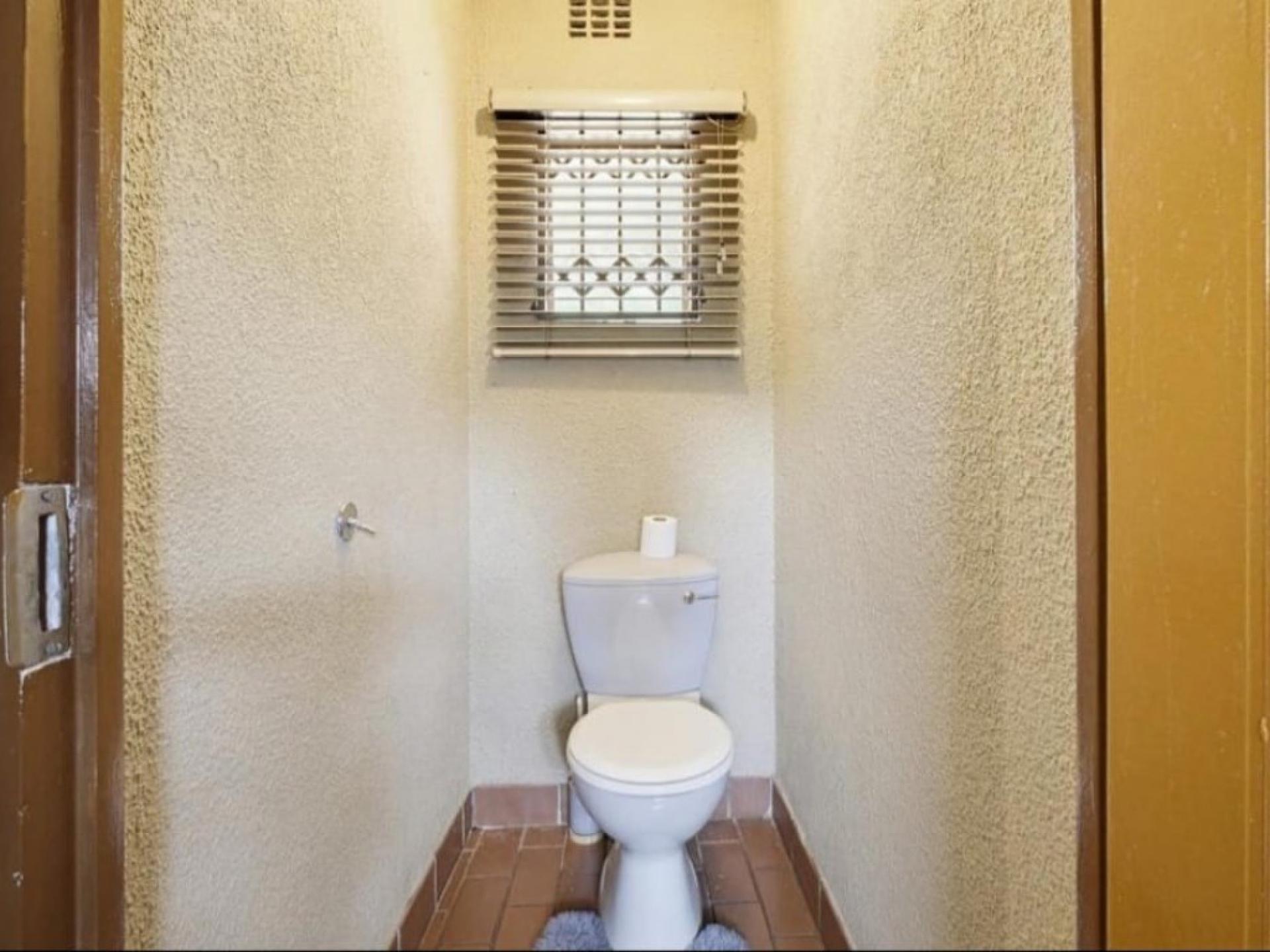  of property in Glenvista