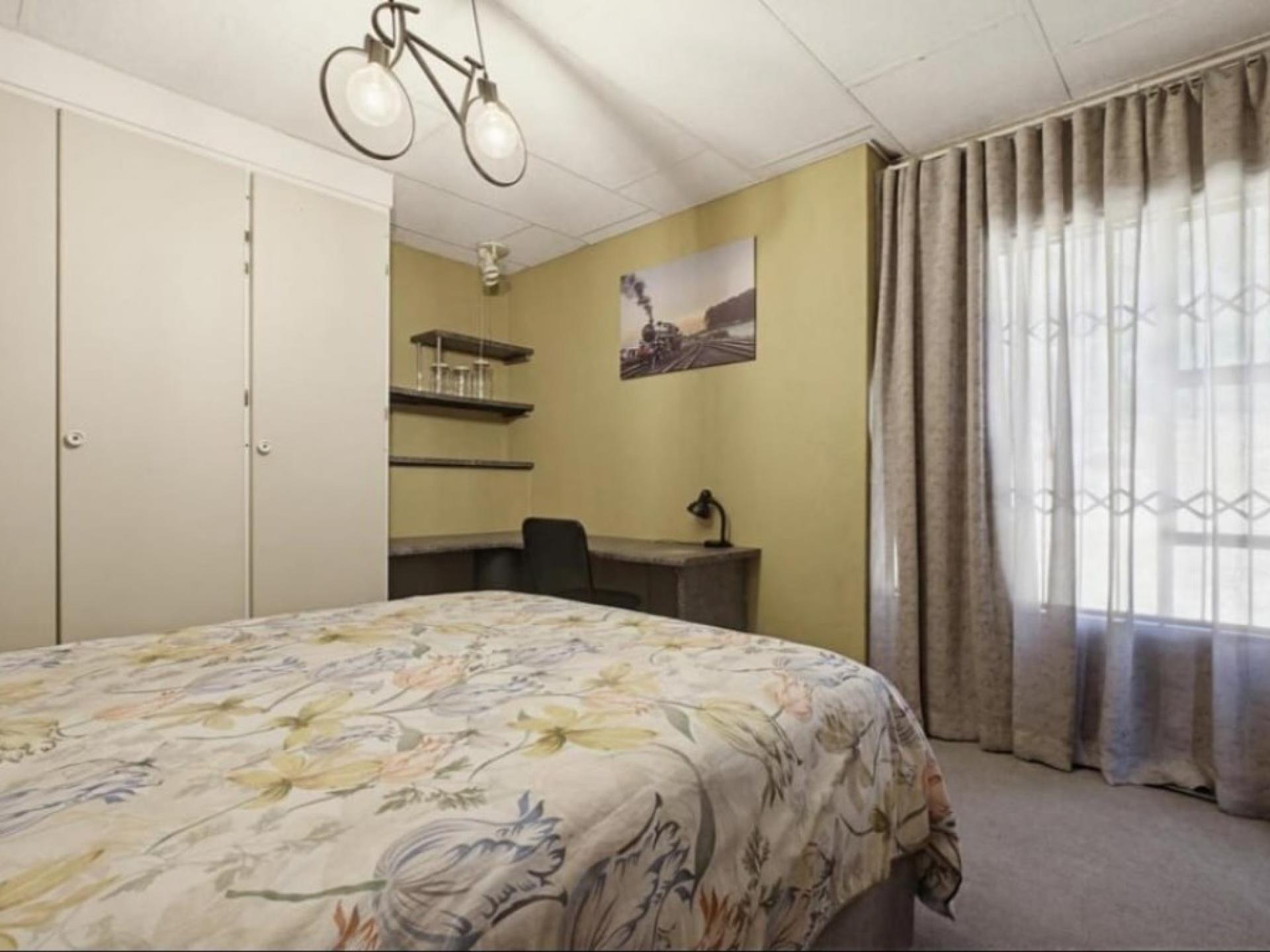  of property in Glenvista
