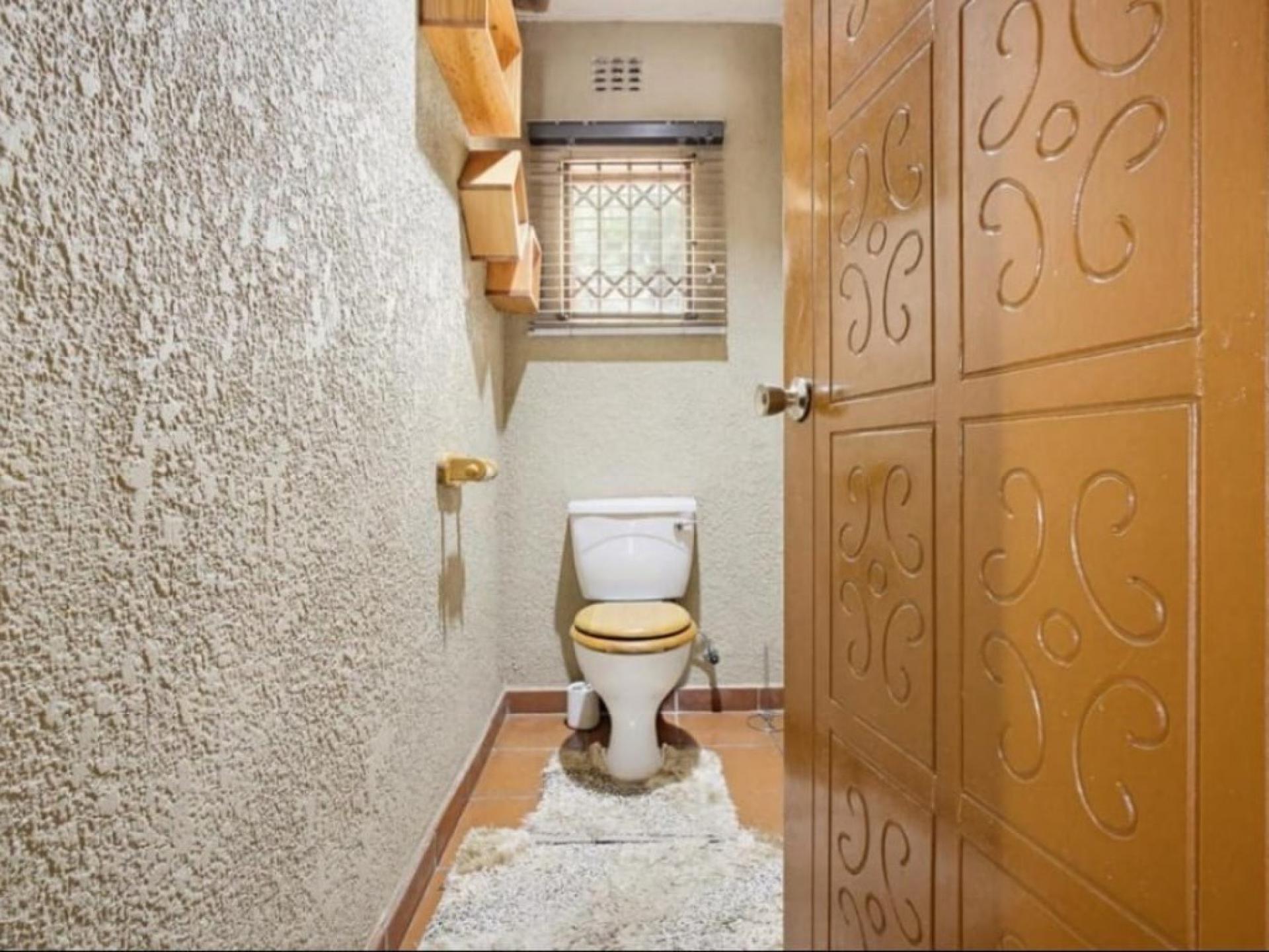  of property in Glenvista