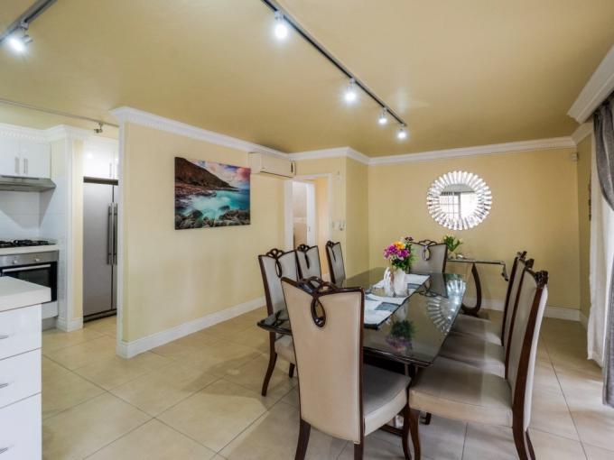 4 Bedroom House for Sale For Sale in Amanzimtoti  - MR710836