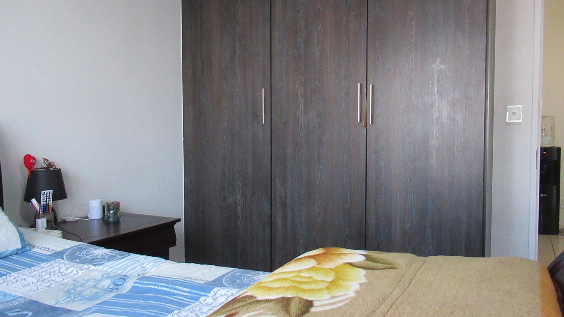 Bed Room 2 - 14 square meters of property in Olivedale