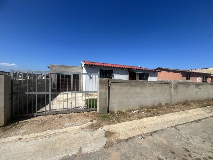 2 Bedroom House for Sale For Sale in KwaZakhele - MR710873