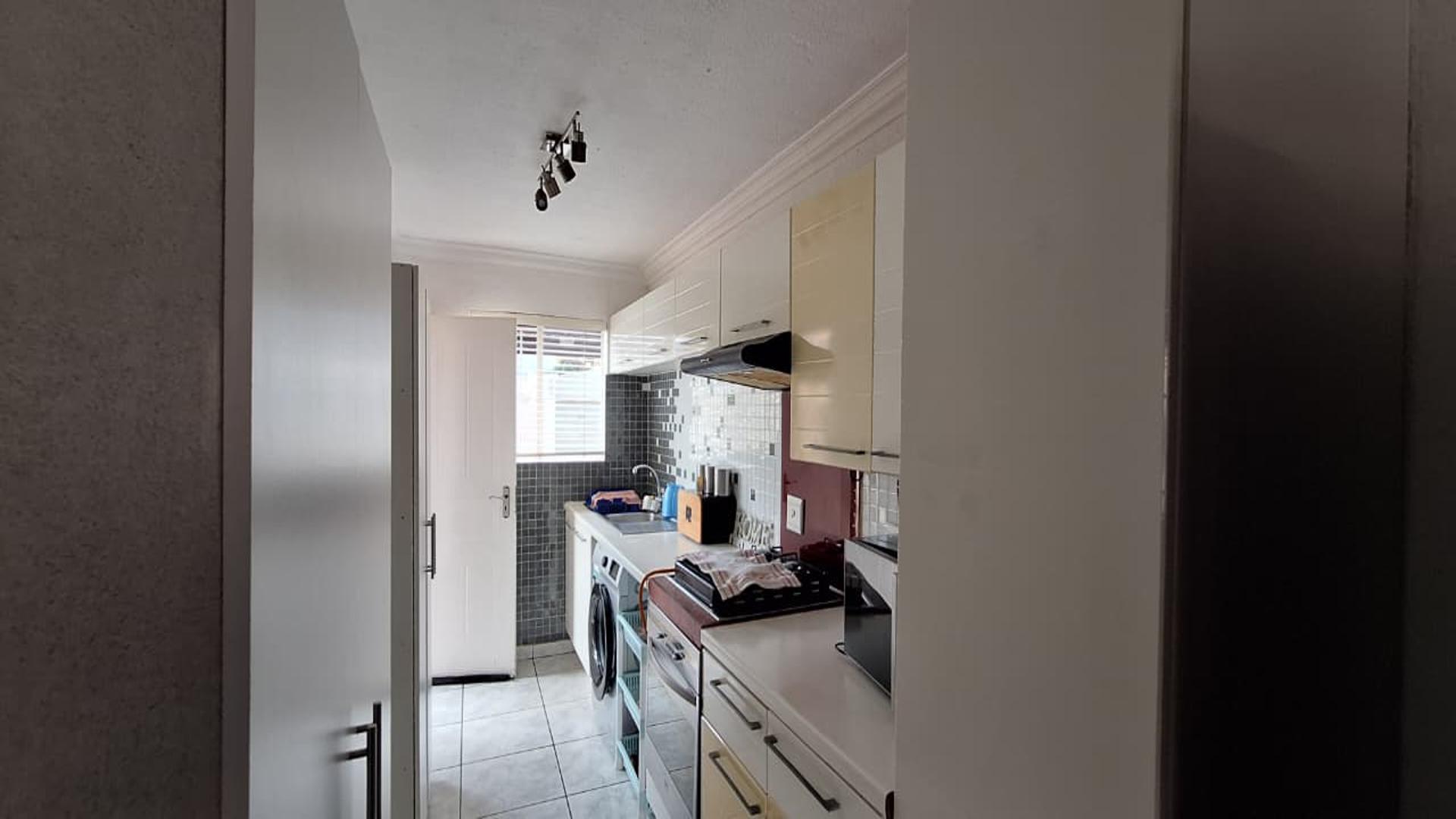 Kitchen - 9 square meters of property in Birch Acres