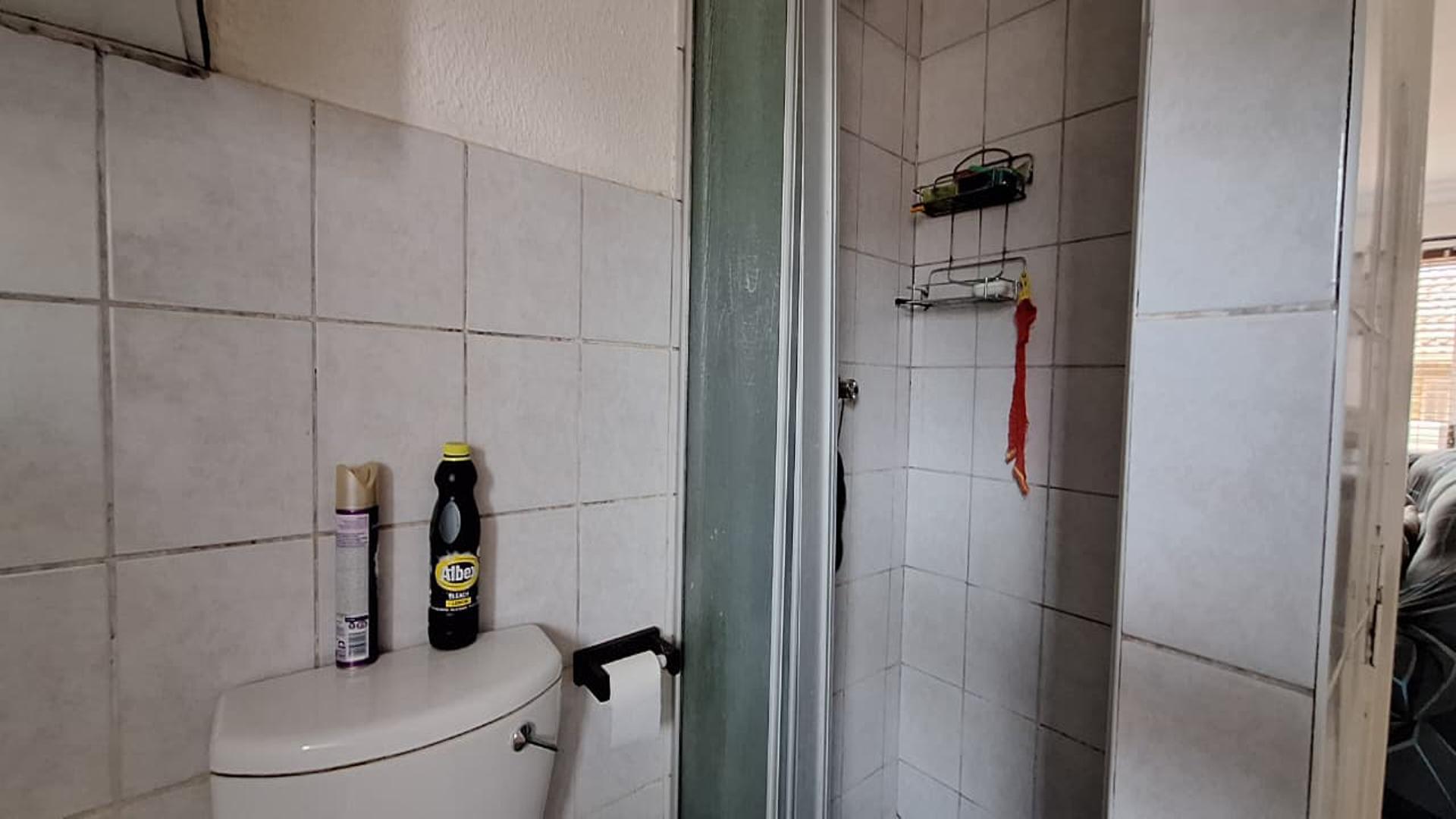 Bathroom 1 - 5 square meters of property in Birch Acres