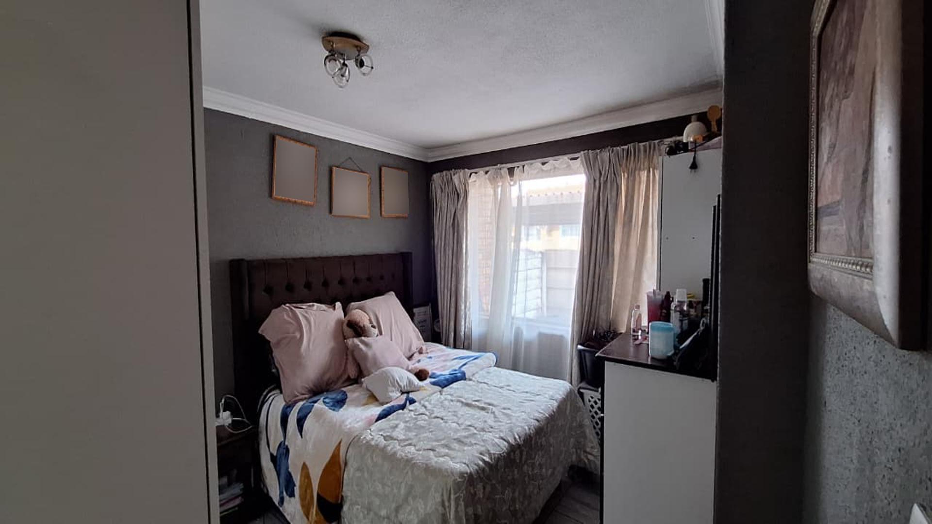 Bed Room 2 - 13 square meters of property in Birch Acres