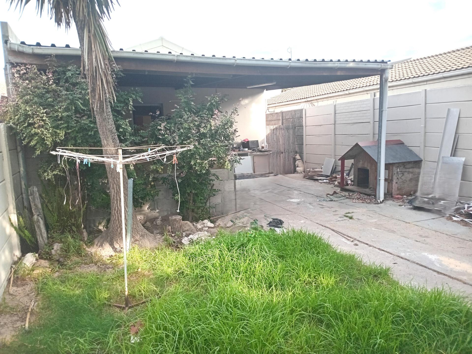  of property in Peerless Park East