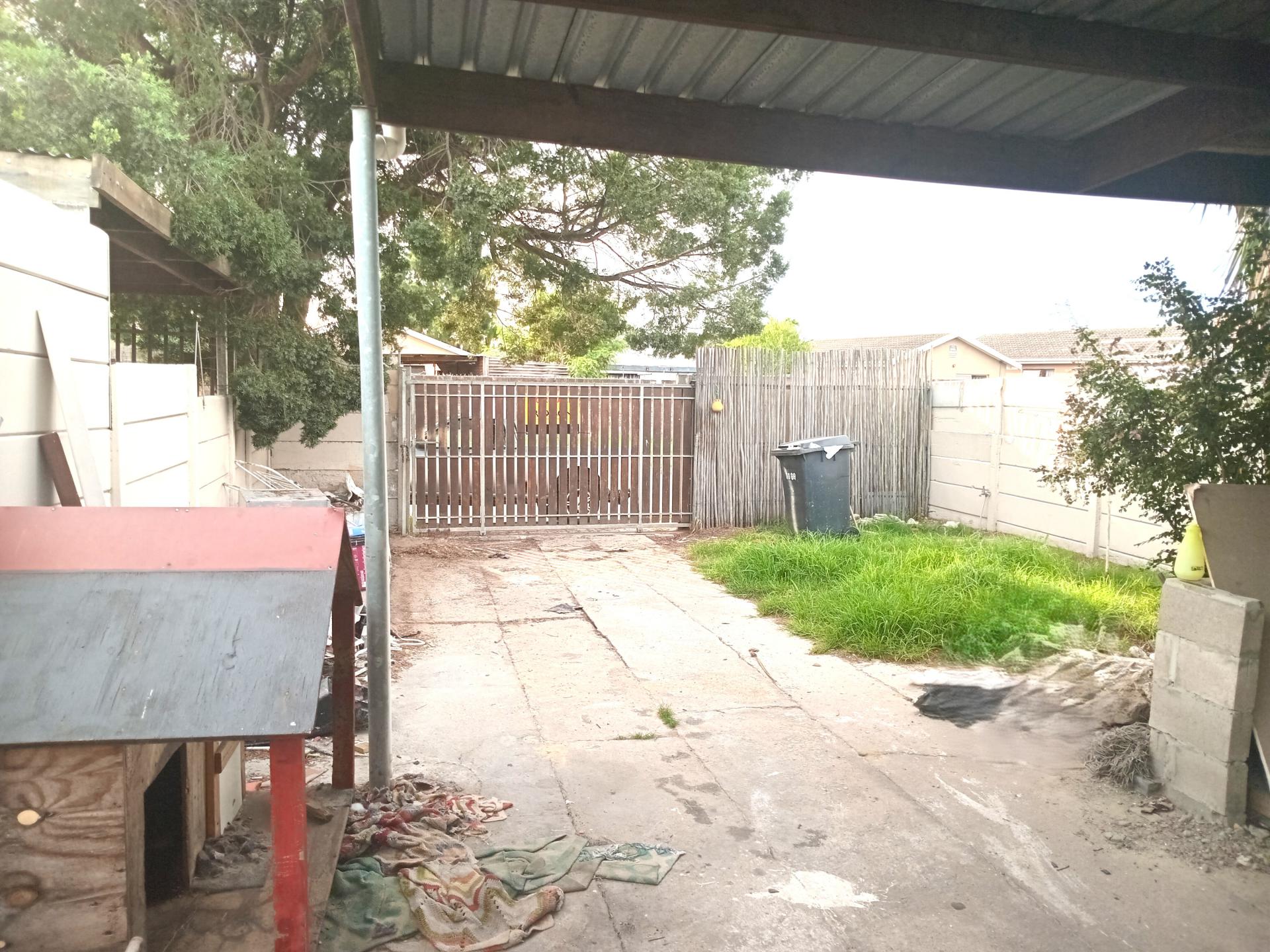  of property in Peerless Park East