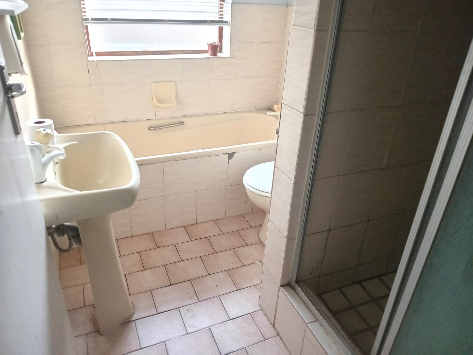  of property in Peerless Park East