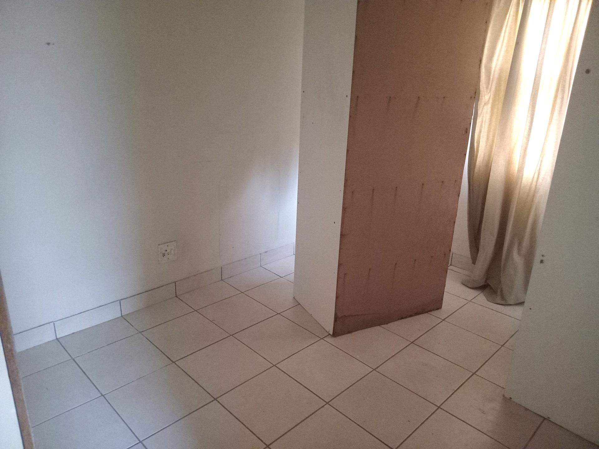  of property in Peerless Park East