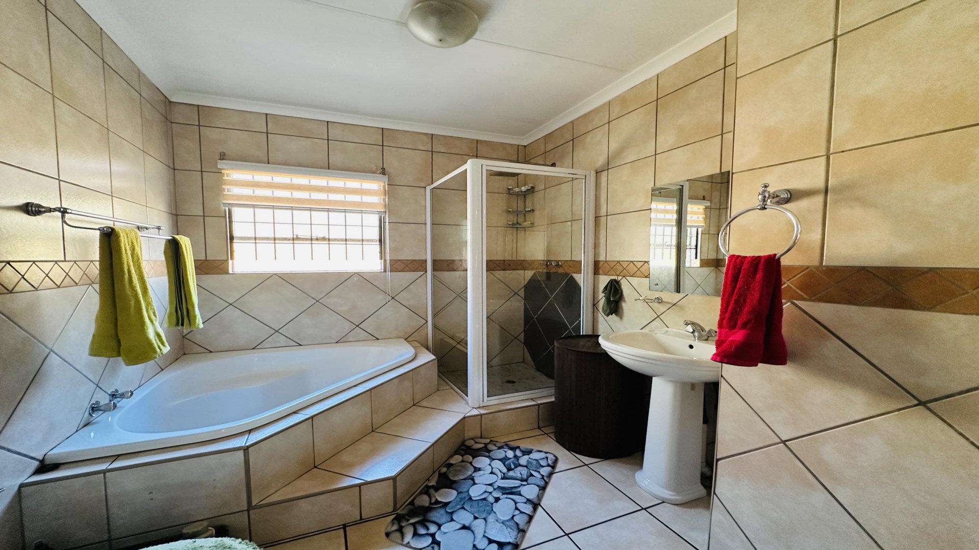Bathroom 2 of property in Elandshaven