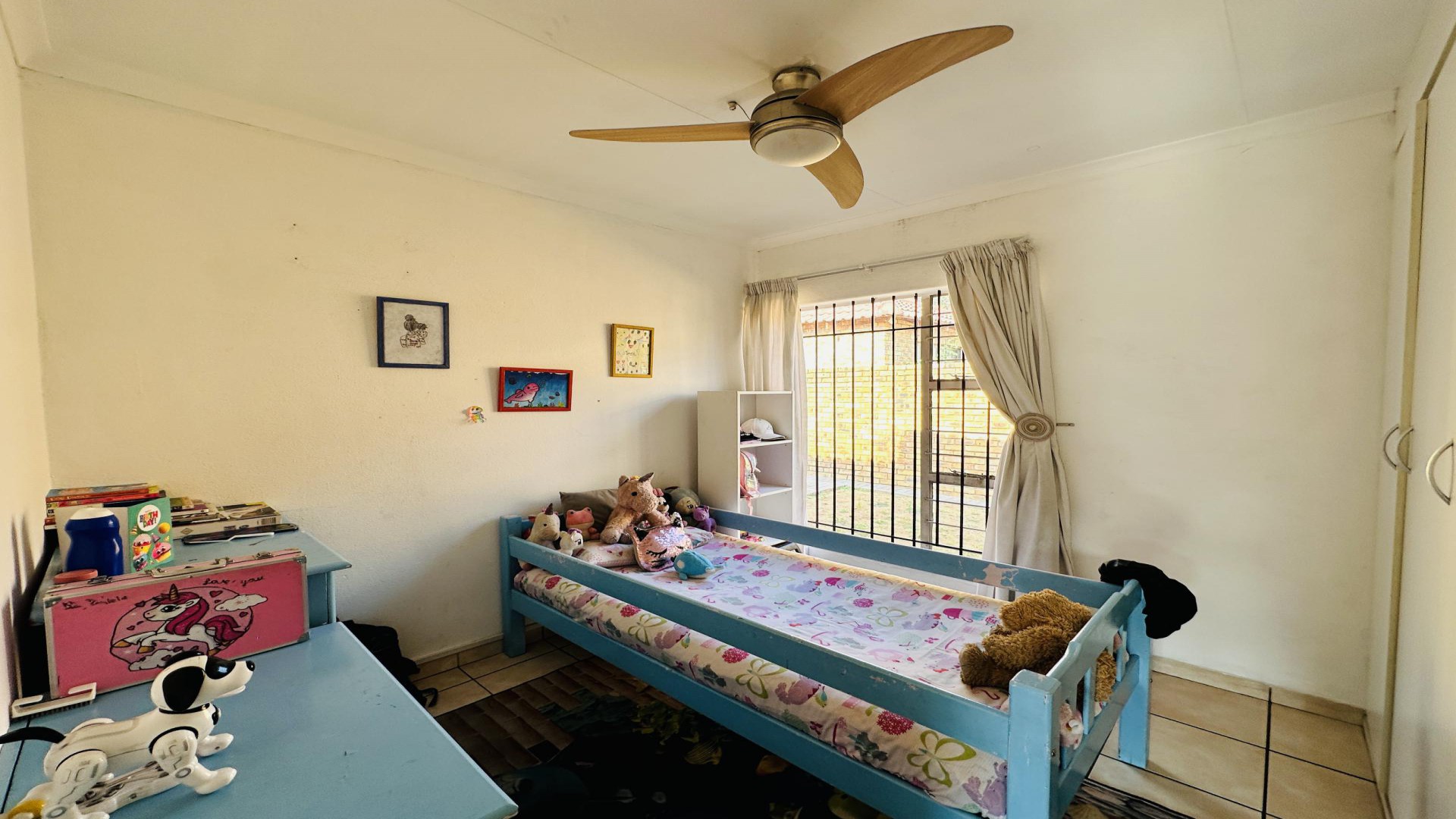 Bed Room 1 of property in Elandshaven