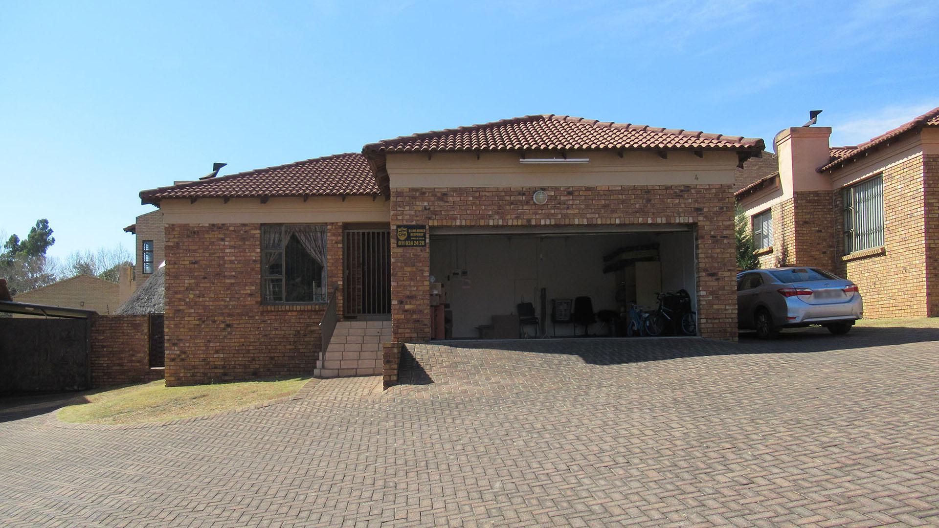 Front View of property in Elandshaven