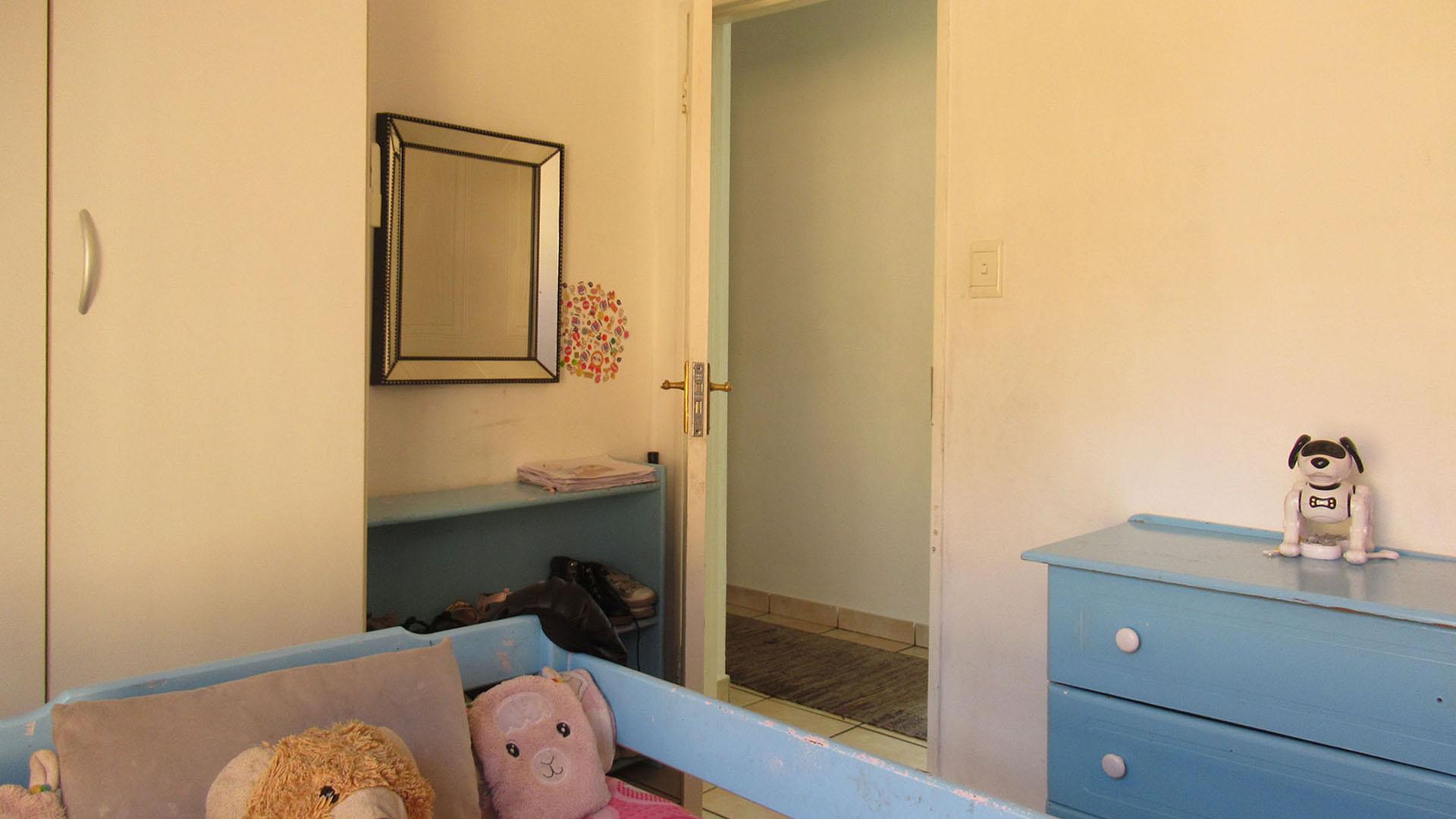 Bed Room 1 - 9 square meters of property in Elandshaven