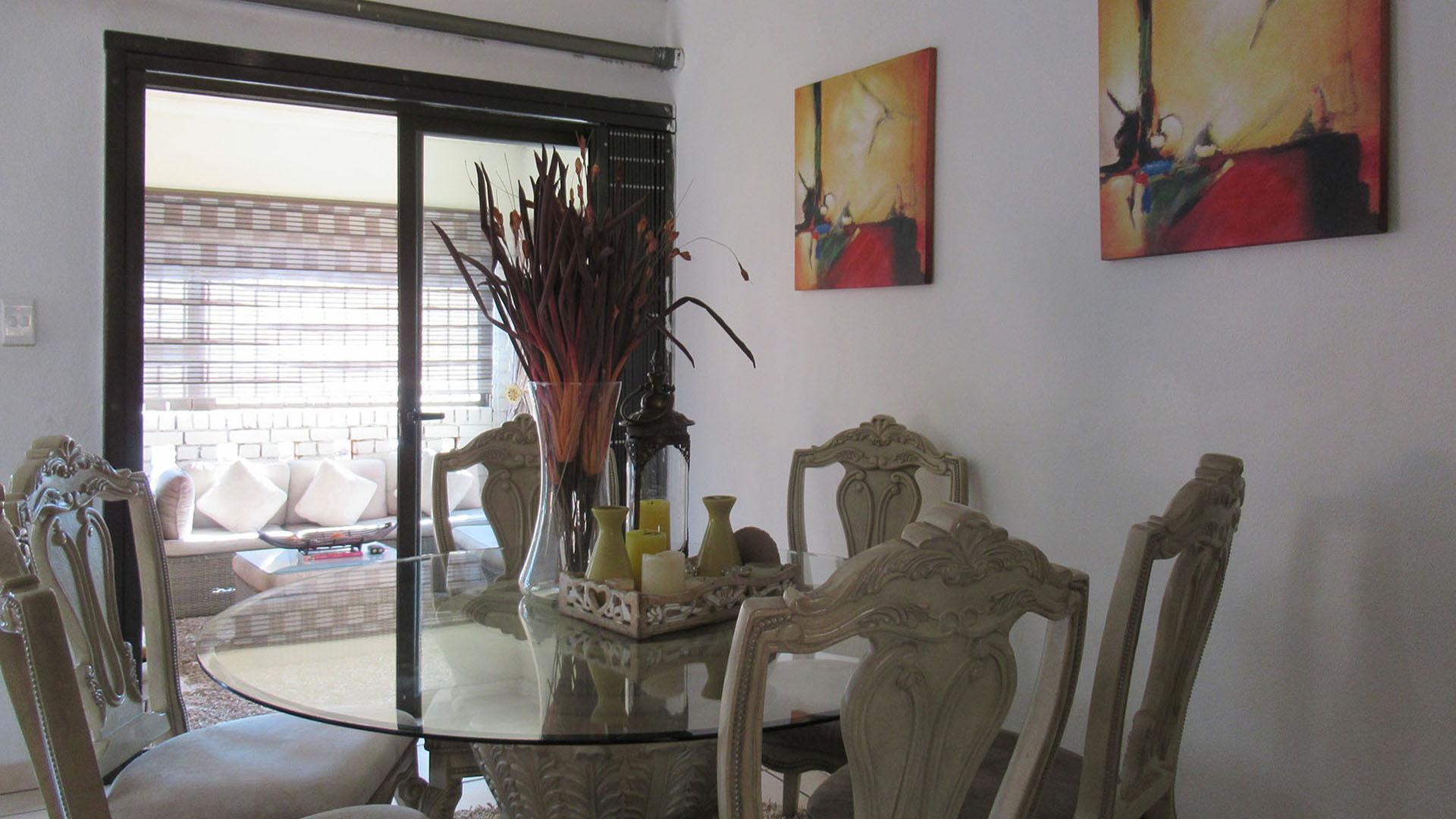 Dining Room - 19 square meters of property in Elandshaven