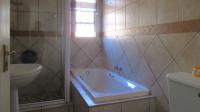 Bathroom 1 - 6 square meters of property in Elandshaven