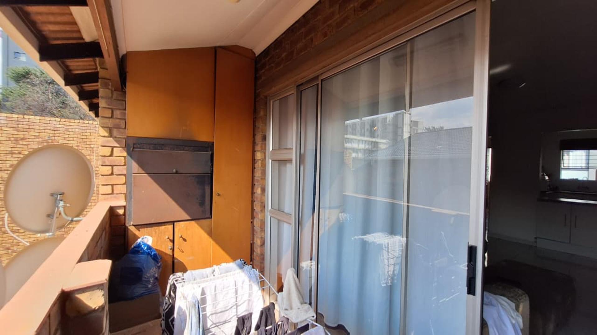 Balcony - 7 square meters of property in Ferndale - JHB