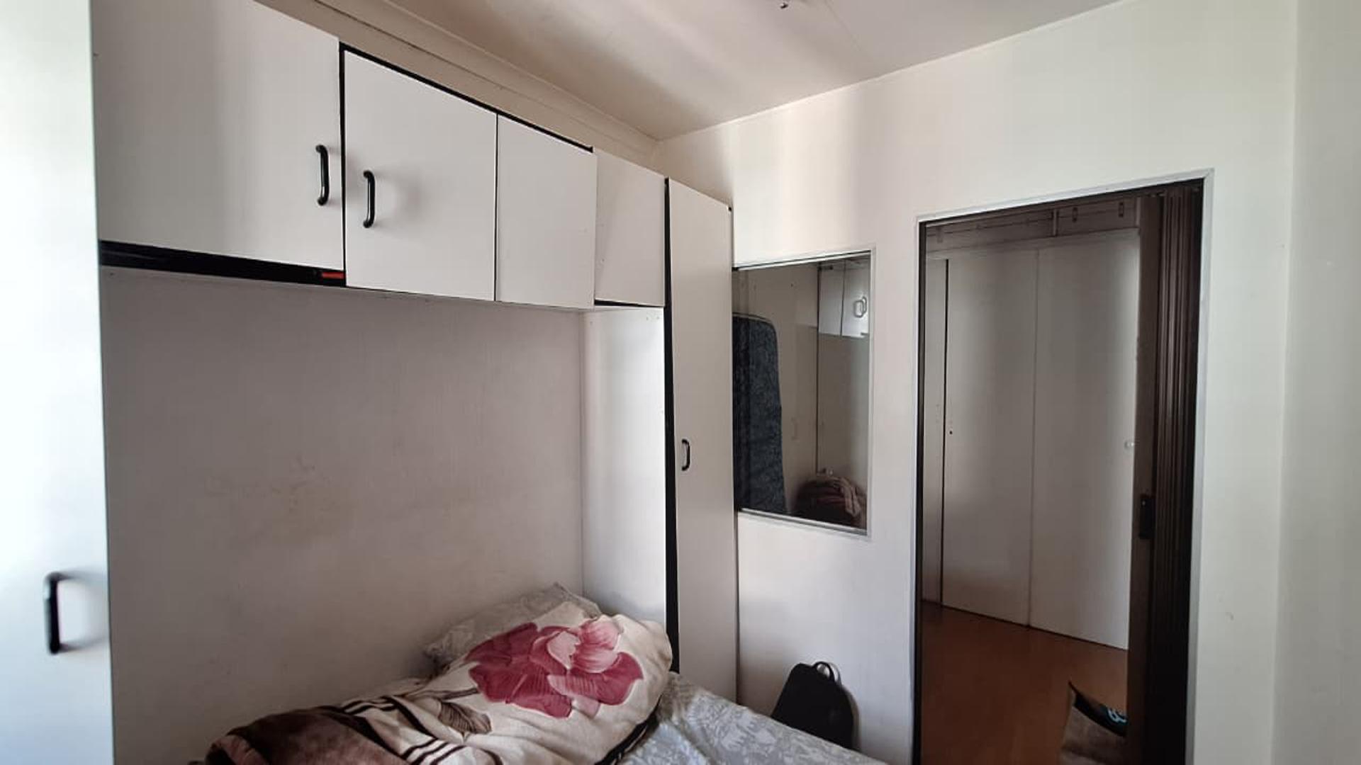 Bed Room 1 - 15 square meters of property in Ferndale - JHB