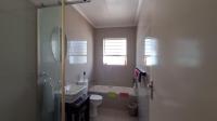 Bathroom 1 - 7 square meters of property in Ferndale - JHB