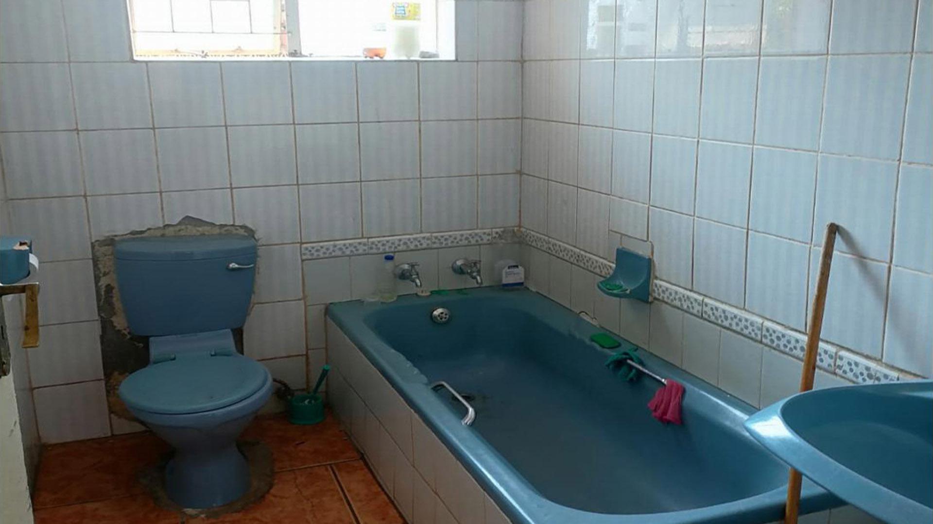 Bathroom 1 of property in Lebowakgomo