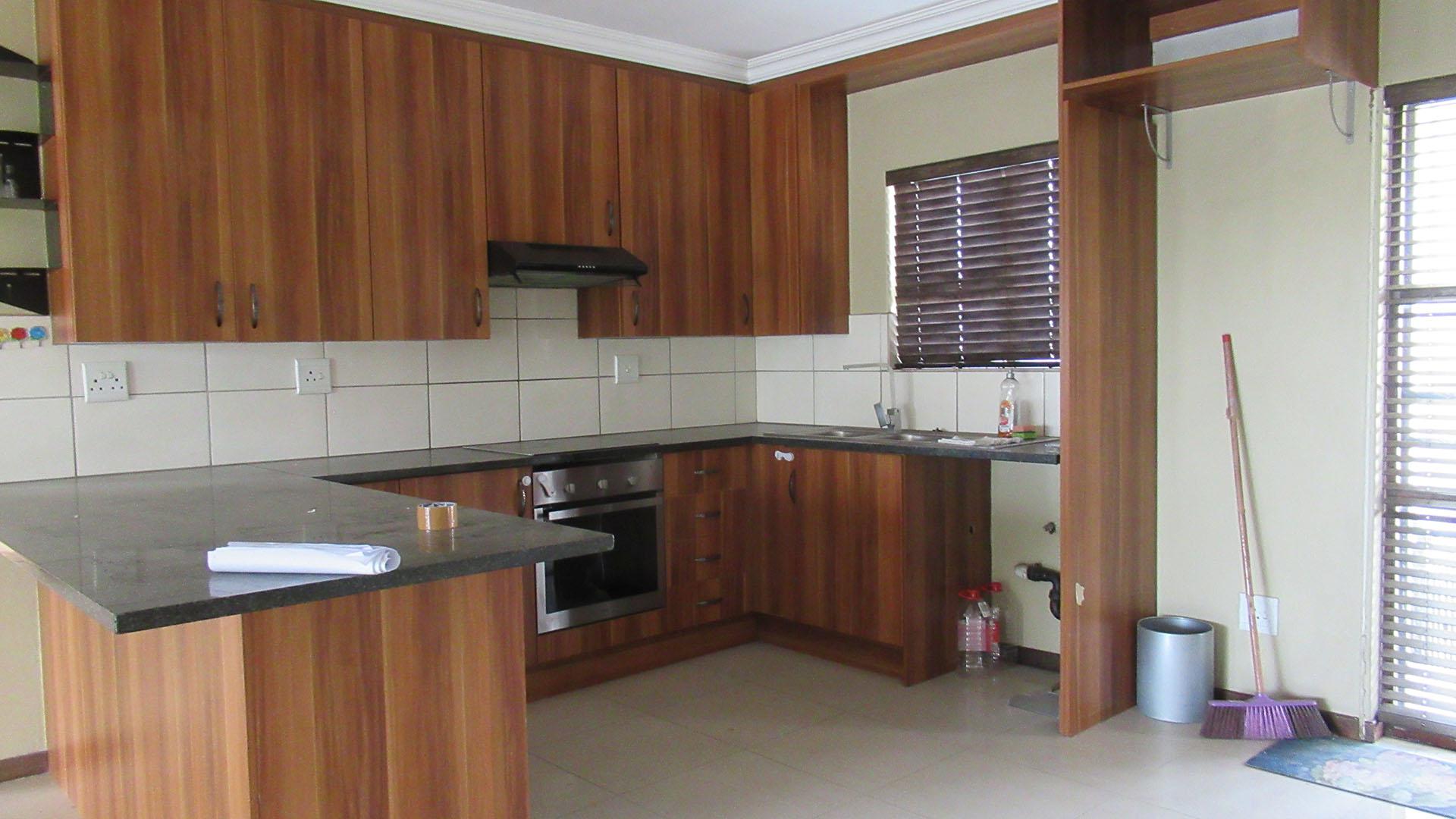 Kitchen - 15 square meters of property in Barbeque Downs