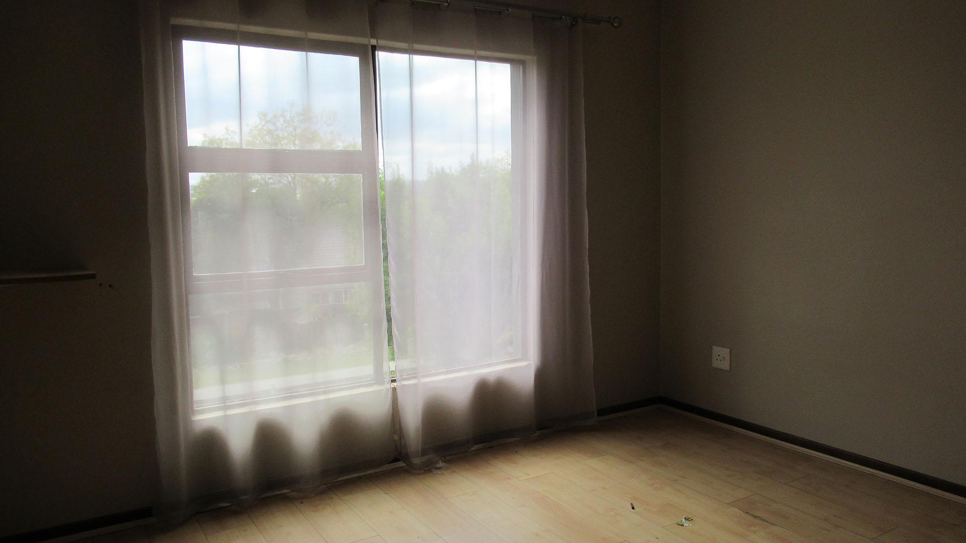Bed Room 1 - 15 square meters of property in Barbeque Downs