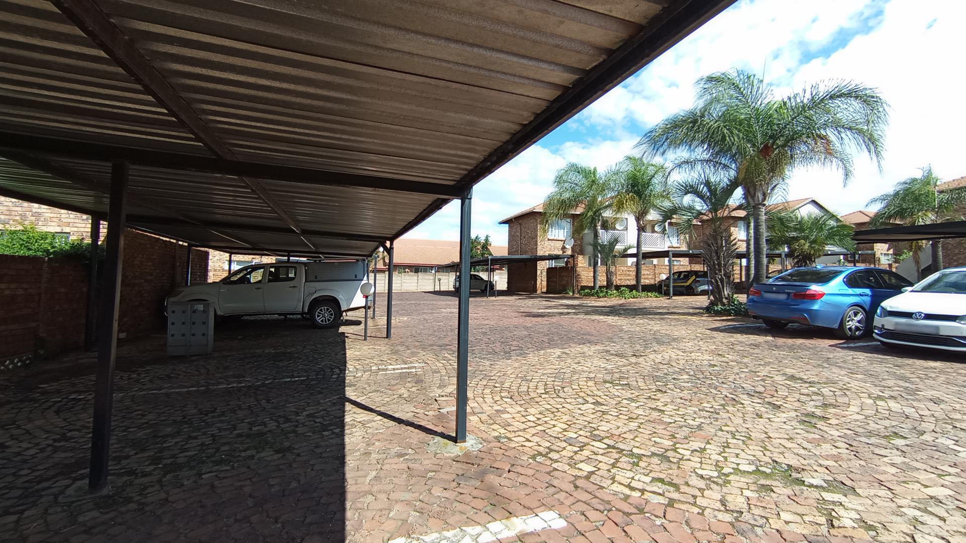 Front View of property in Centurion Central