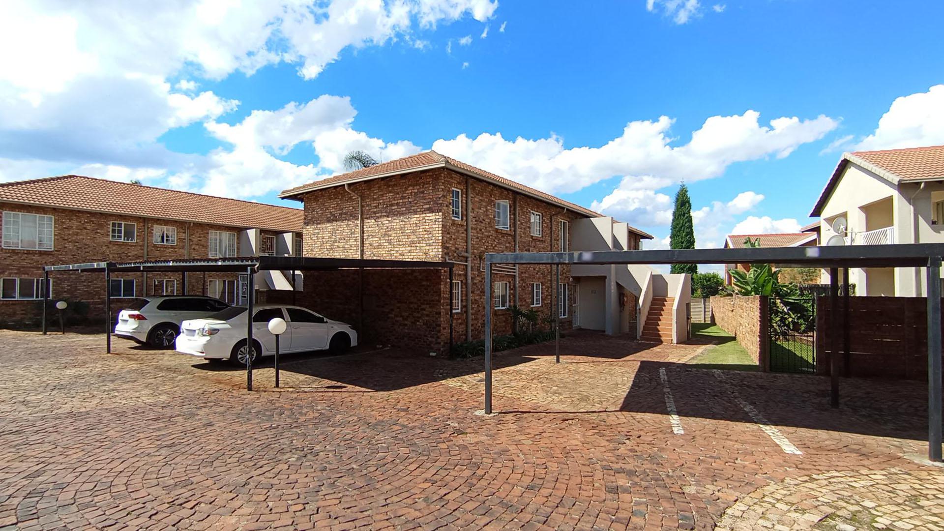 Front View of property in Centurion Central