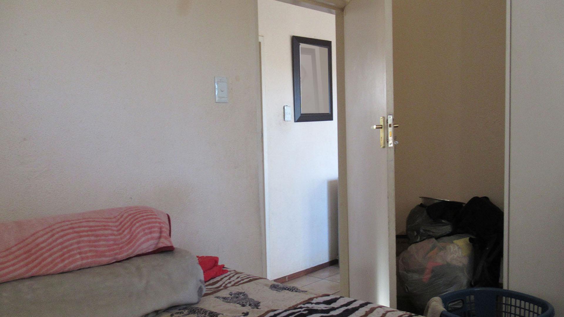 Bed Room 1 - 9 square meters of property in Zandspruit