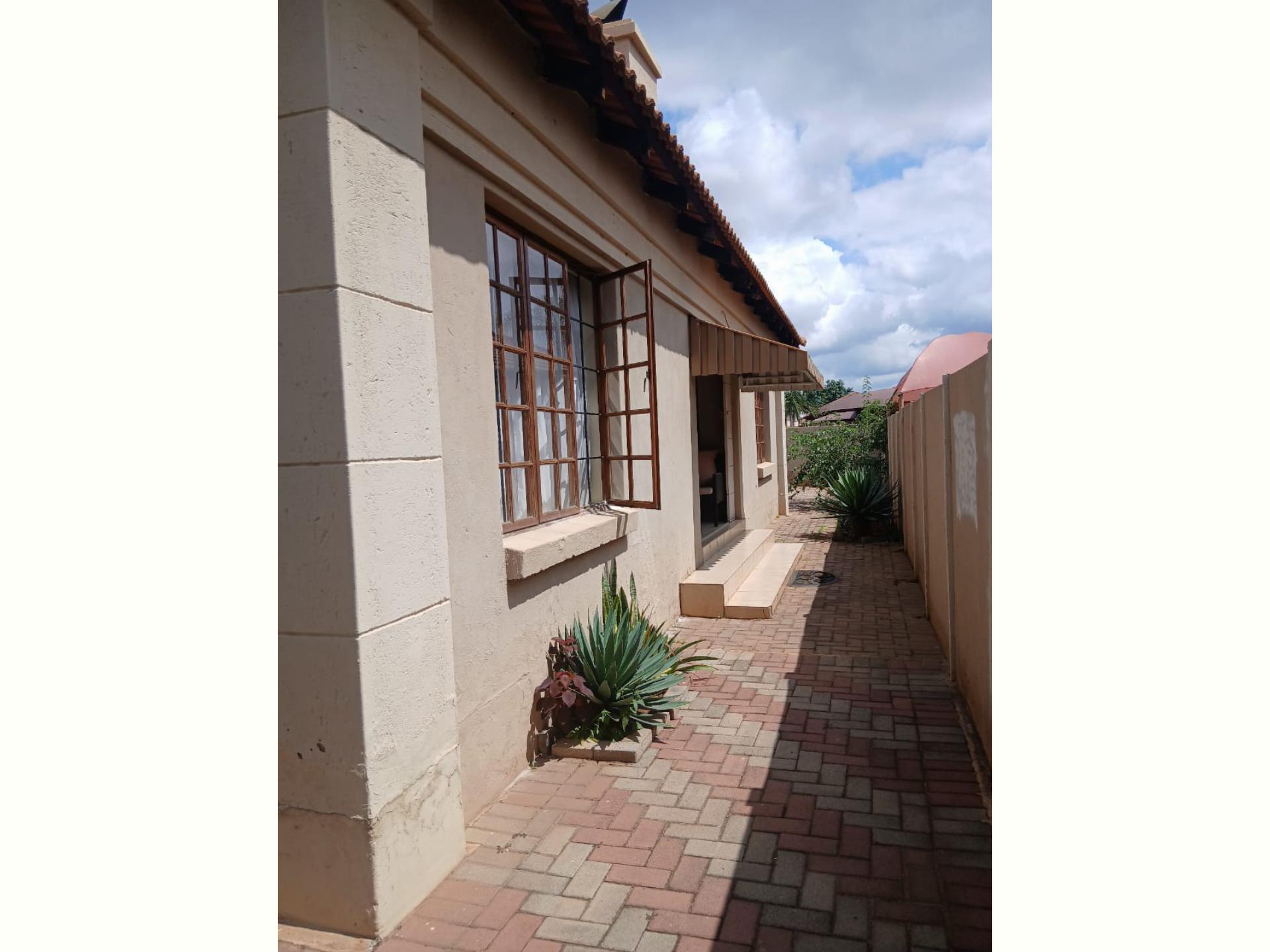  of property in Heatherview