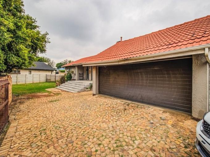 3 Bedroom House for Sale For Sale in Buurendal  - MR710967