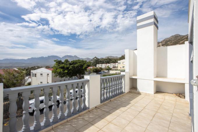 6 Bedroom House for Sale For Sale in Gordons Bay - MR711000