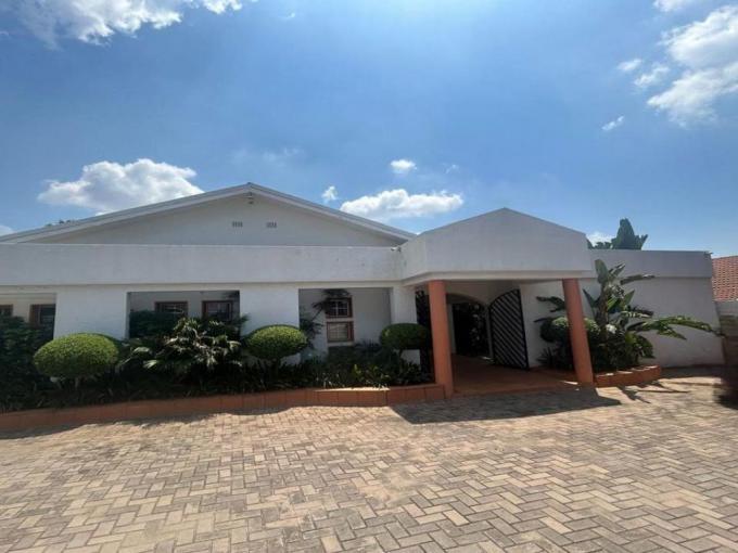4 Bedroom Commercial for Sale For Sale in Rustenburg - MR711017