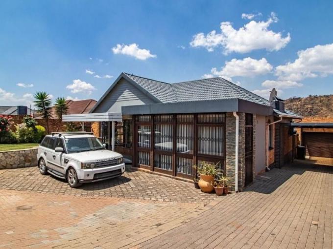 4 Bedroom House for Sale For Sale in Linmeyer - MR711022