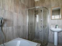  of property in Linmeyer