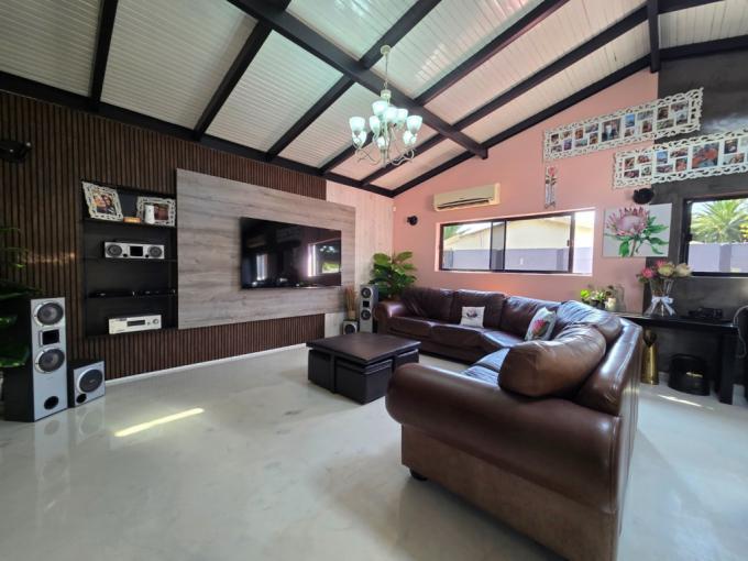 5 Bedroom House for Sale For Sale in Raceview - MR711060