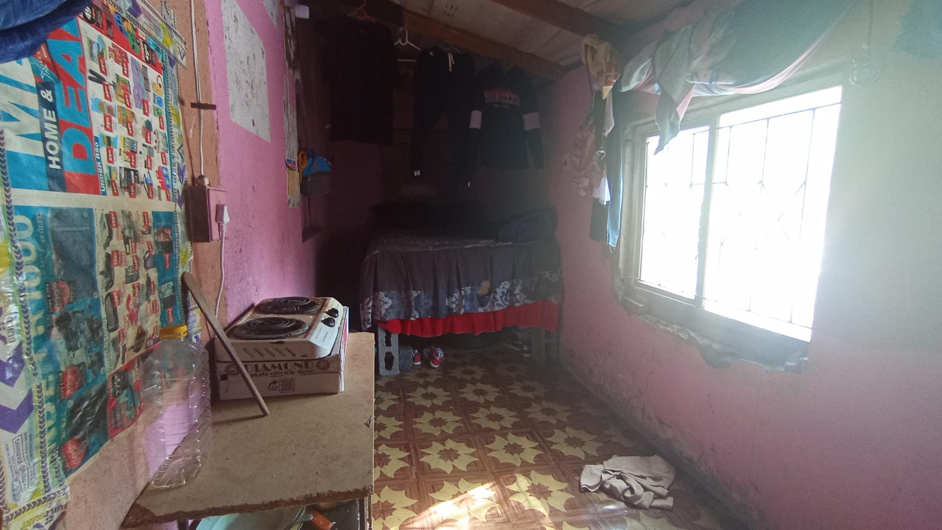 Bed Room 3 - 14 square meters of property in Pinetown 