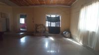 Lounges - 19 square meters of property in Pinetown 
