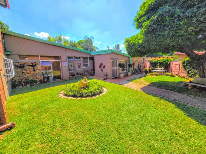 8 Bedroom House for Sale For Sale in Sinoville - MR711080