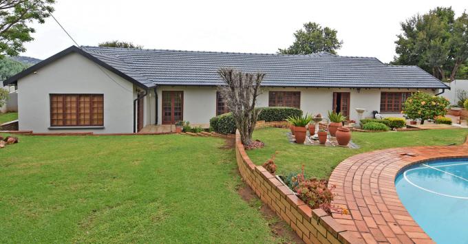 4 Bedroom House for Sale For Sale in Weltevreden Park - MR711101