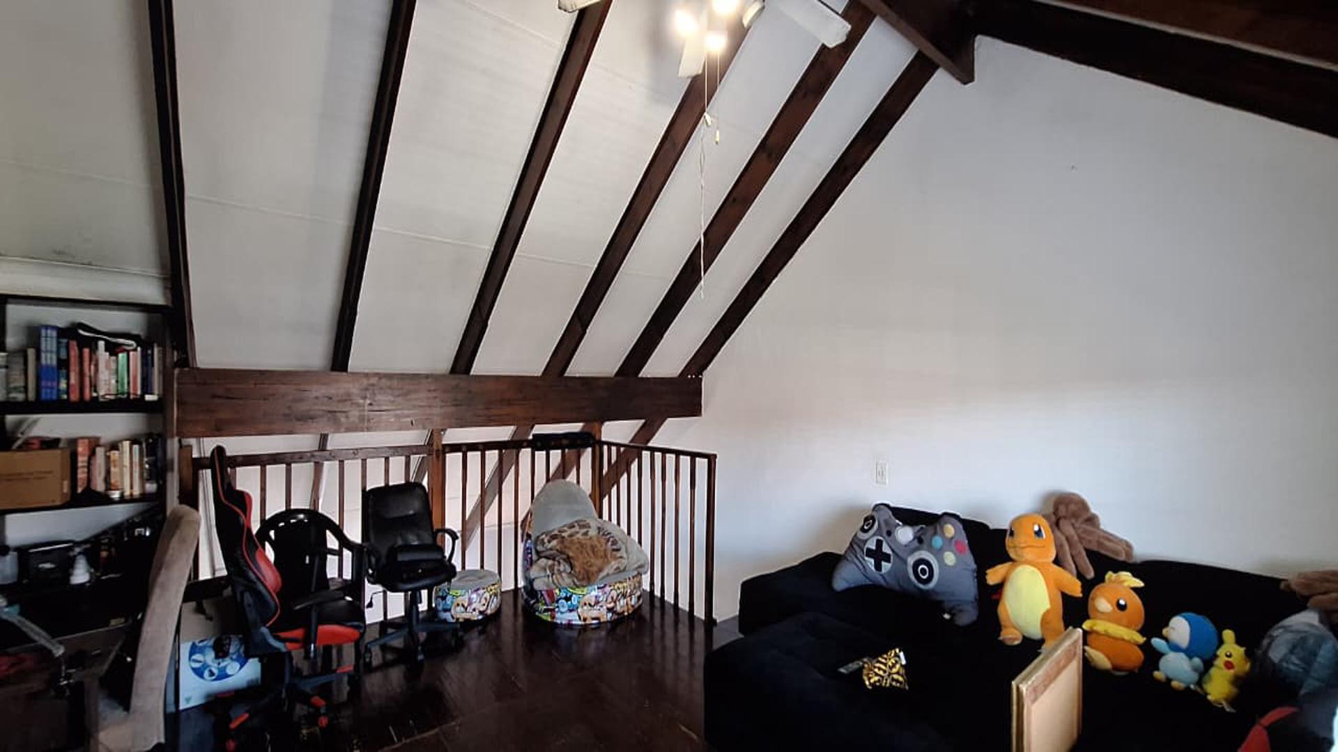 Spaces - 36 square meters of property in Radiokop
