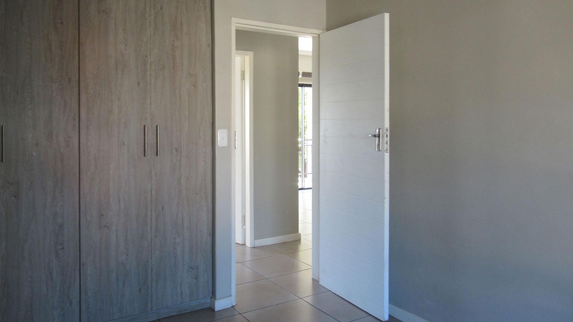 Bed Room 1 - 13 square meters of property in Goedeburg