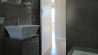 Bathroom 1 - 8 square meters of property in Goedeburg