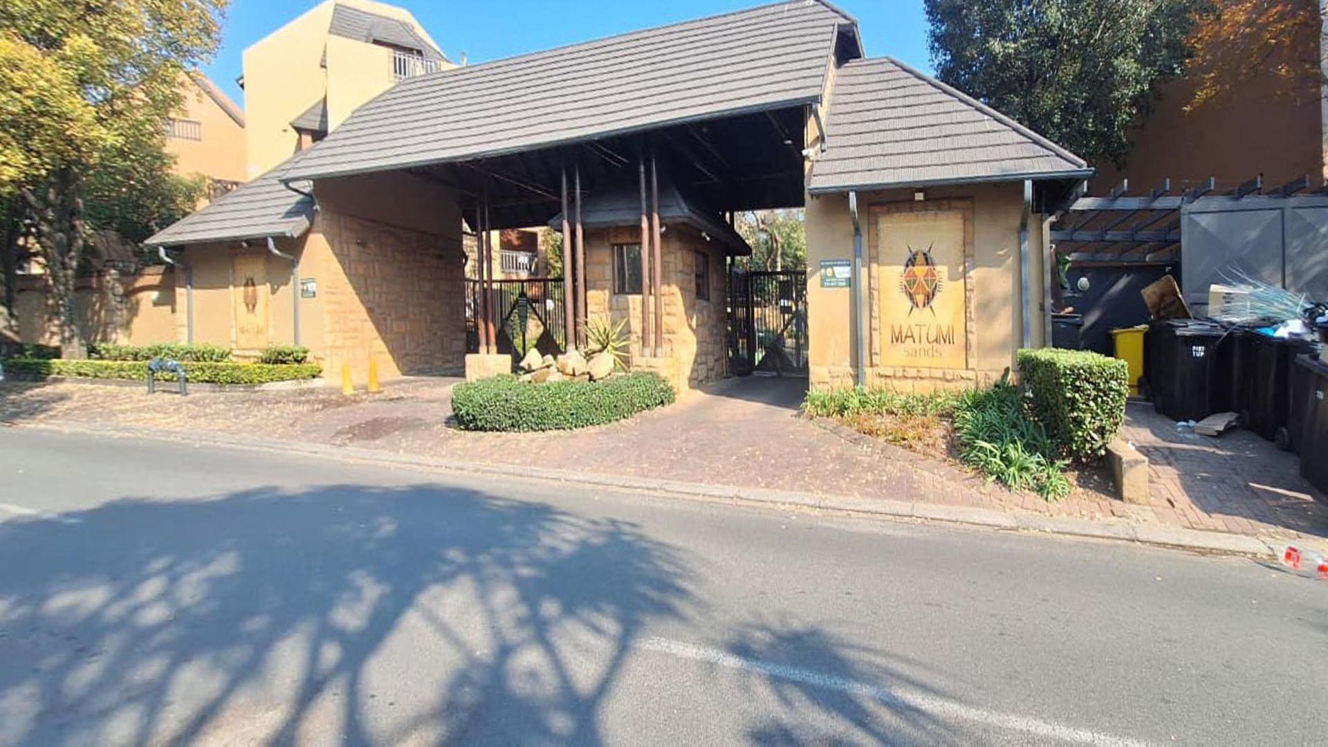 Front View of property in Lone Hill