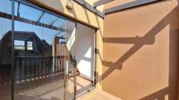 Balcony - 37 square meters of property in Lone Hill